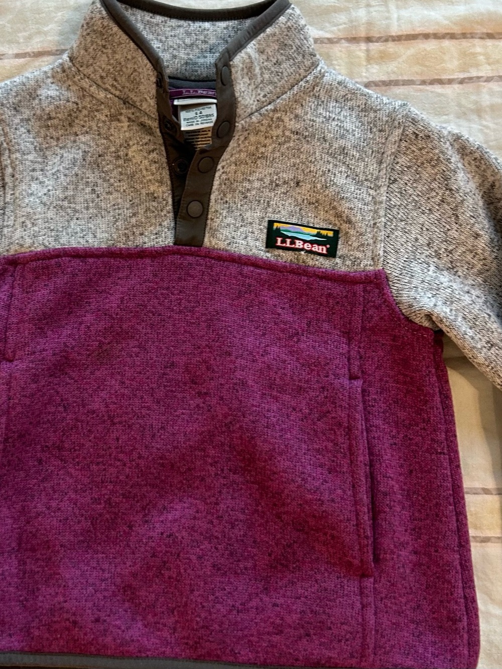L.L. Bean Girl’s Two-Tone Colorblock Fleece Pullover Sweater EUC-Gray & Berry 4